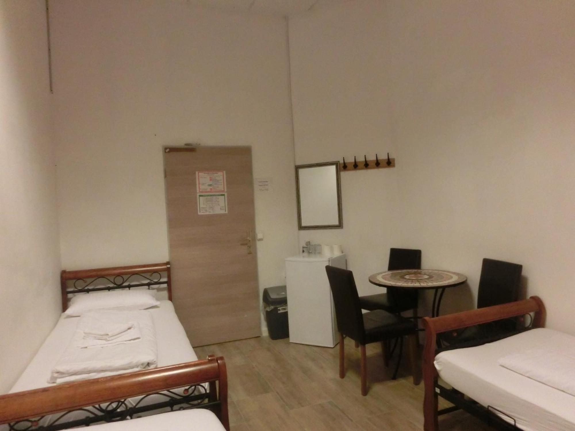 Pension Stadtpark Гамбург Экстерьер фото
