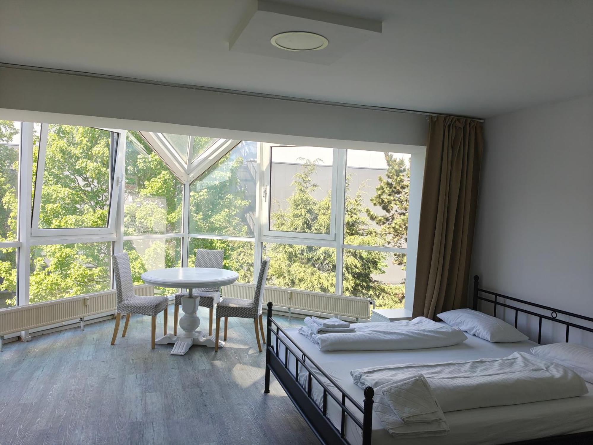 Pension Stadtpark Гамбург Экстерьер фото